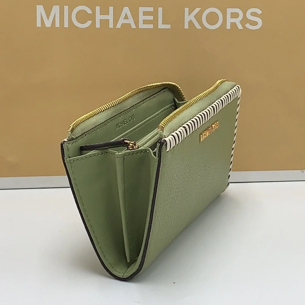 MICHAEL KORS JET SET TRAVEL LARGE THREE QUARTER ZIP WALLET LIGHT SAGE MULTI